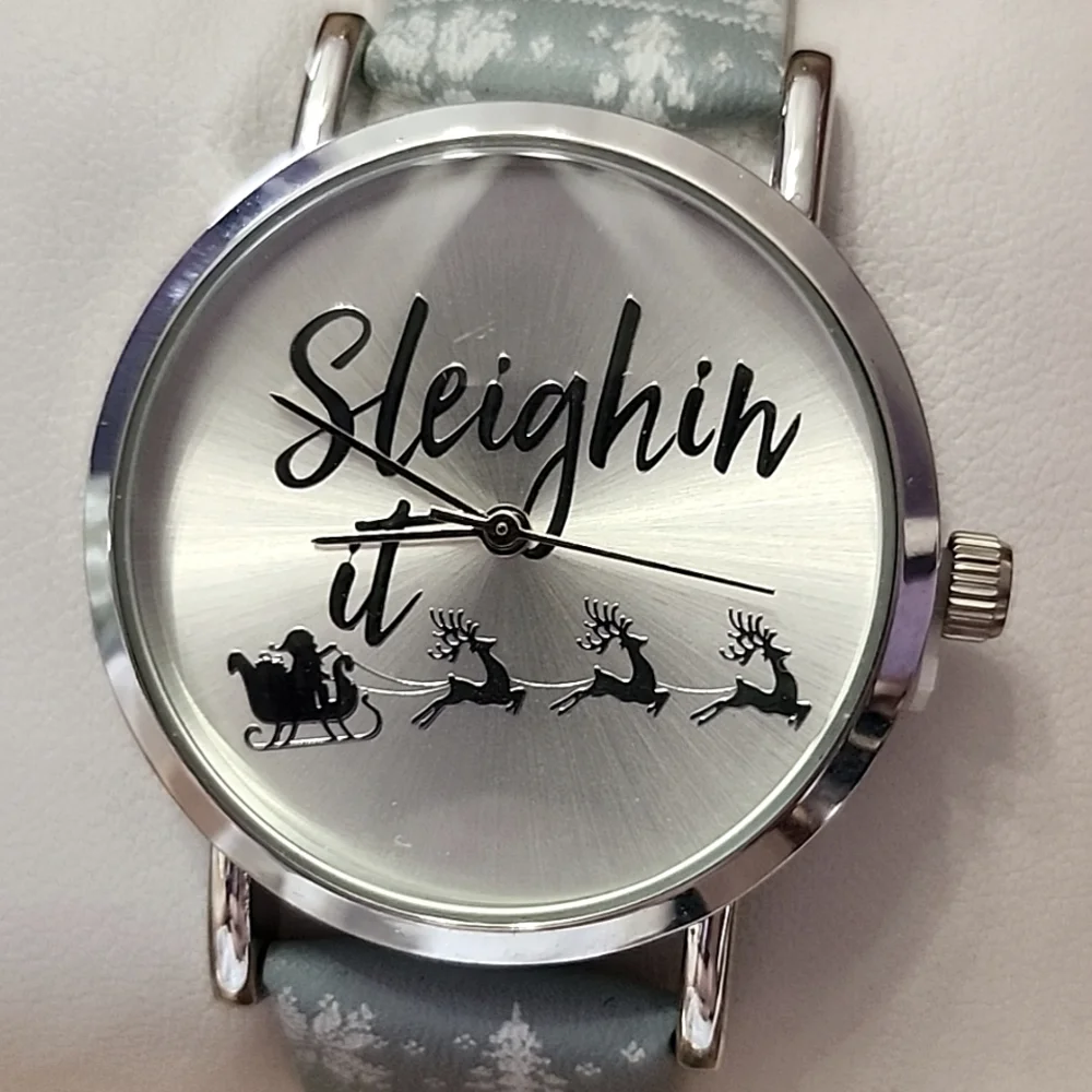 Watch . - Picture 1 of 4